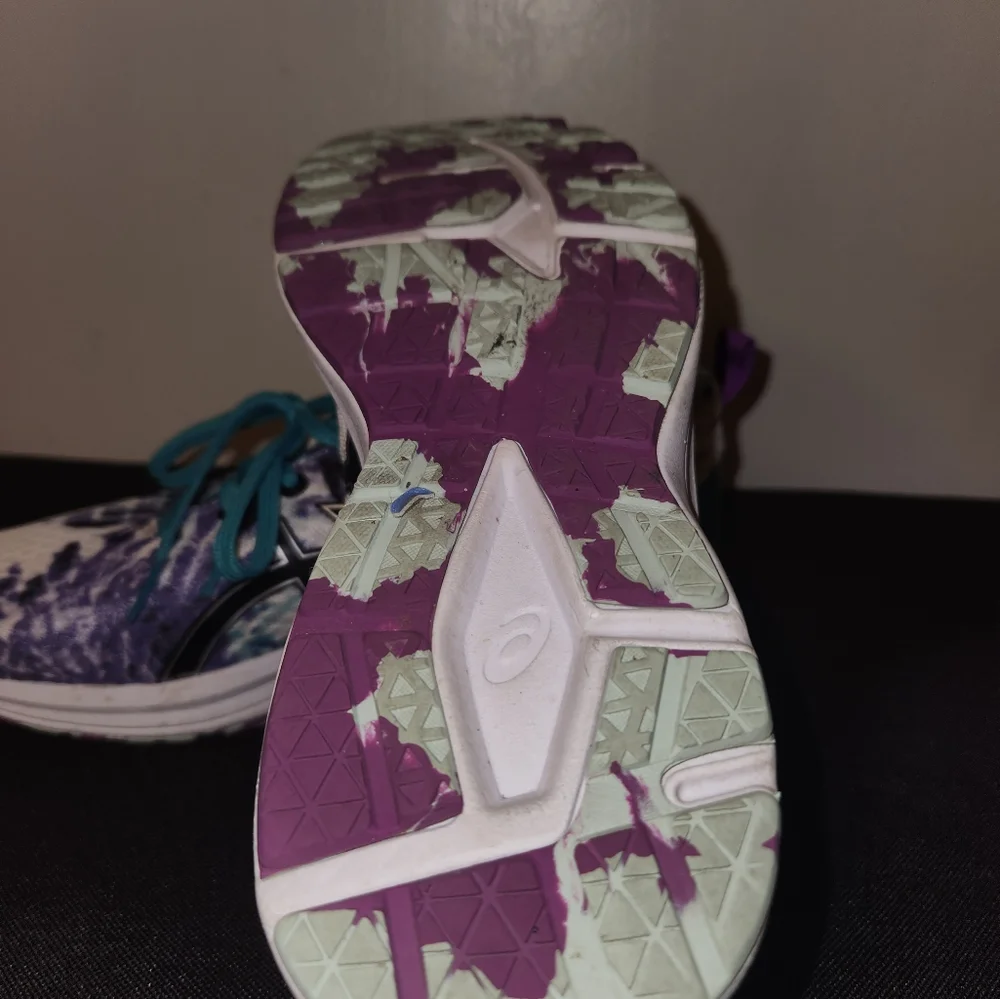 ASICS - Picture 3 of 3